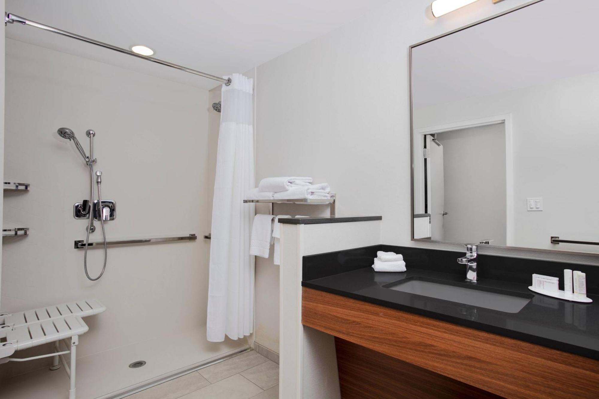 Fairfield By Marriott Inn & Suites Lebanon Near Expo Center Buitenkant foto